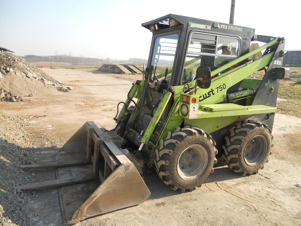 čelní nakladače UNC 750 a UNC 80